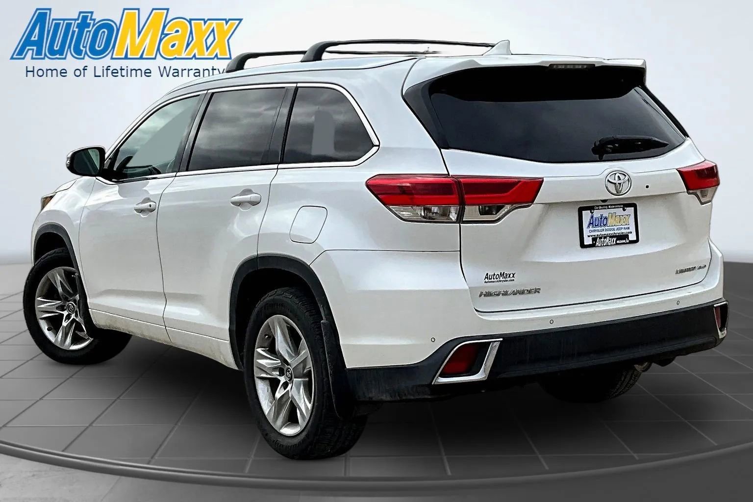 Used 2019 Toyota Highlander Limited AWD/4WD image 4