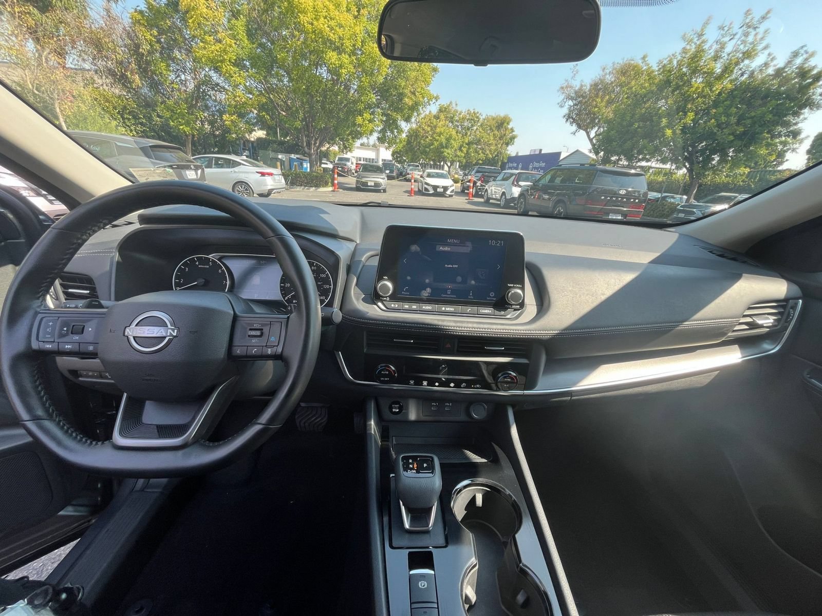 Used 2025 Nissan Rogue SV AWD/4WD image 35
