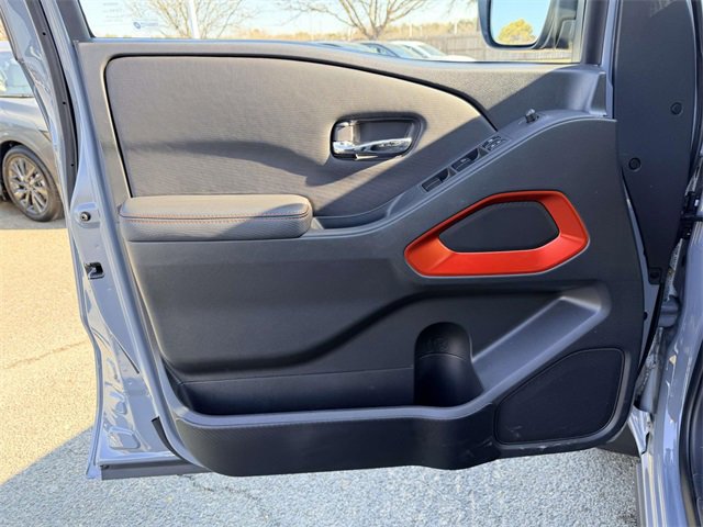 Used 2023 Nissan Frontier PRO-4X w/ Technology Package image 14