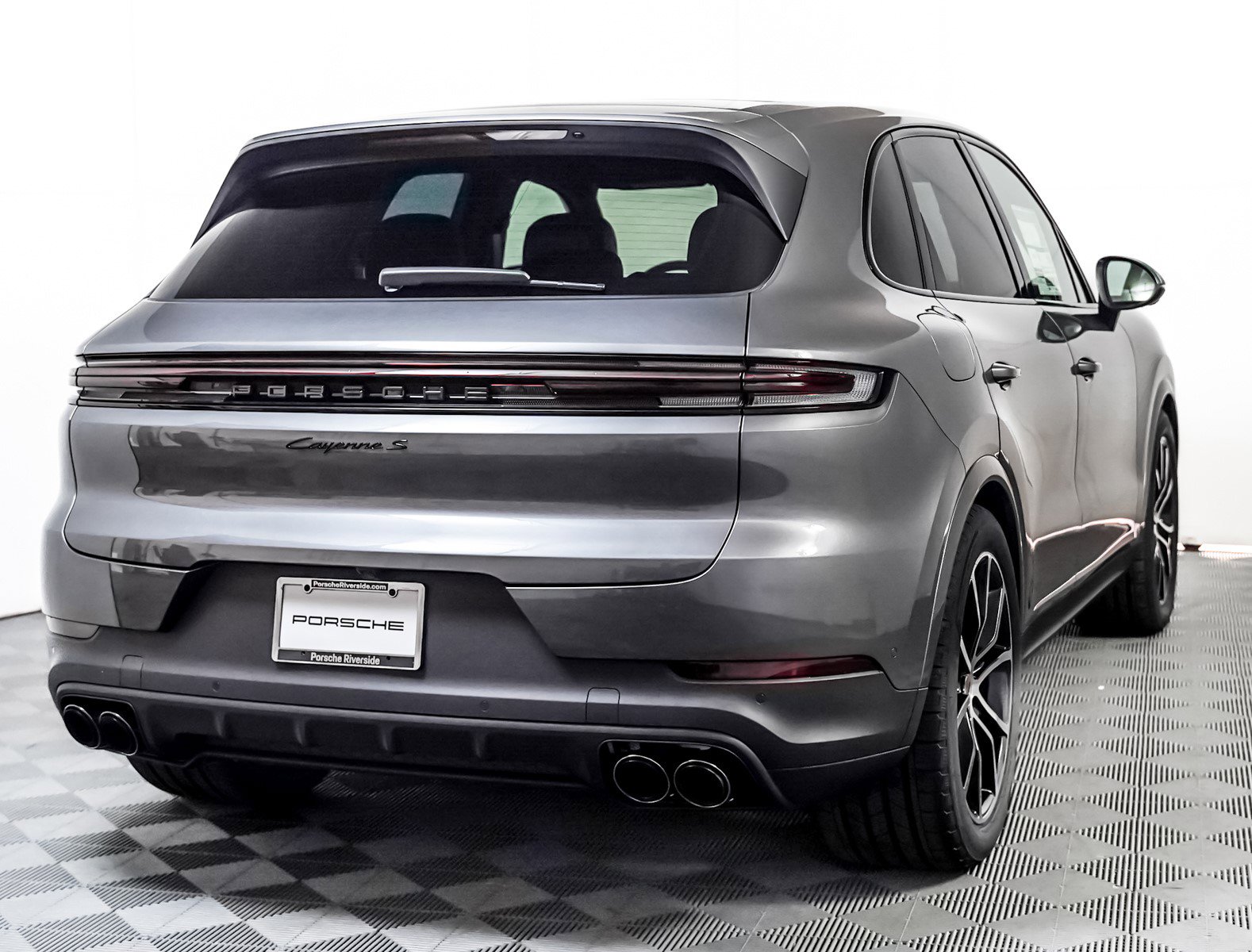 New 2026 Porsche Cayenne S image 10