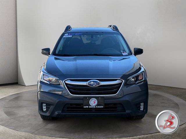 Used 2022 Subaru Outback Premium AWD/4WD image 2