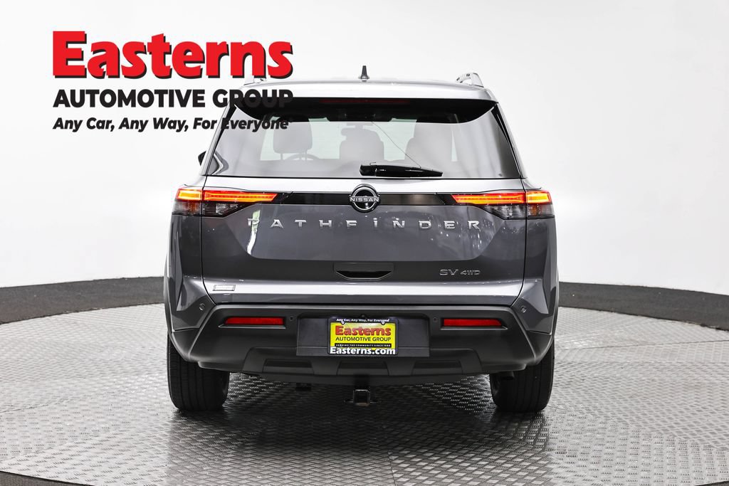 Used 2022 Nissan Pathfinder SV AWD/4WD image 6