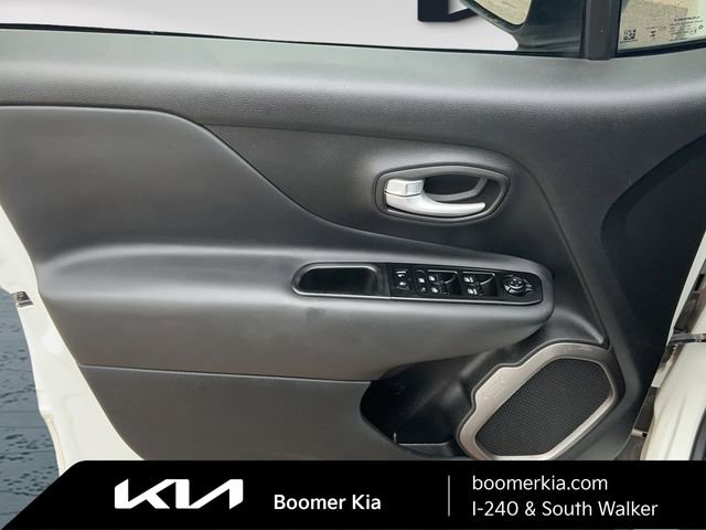 Used 2023 Jeep Renegade Latitude image 18