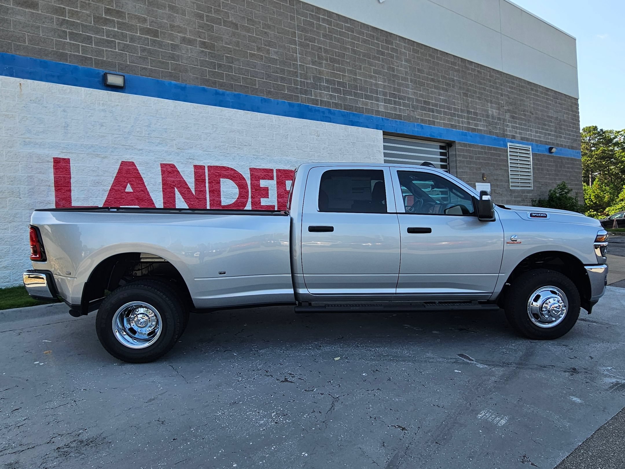 New 2026 RAM 3500 Tradesman AWD/4WD image 8