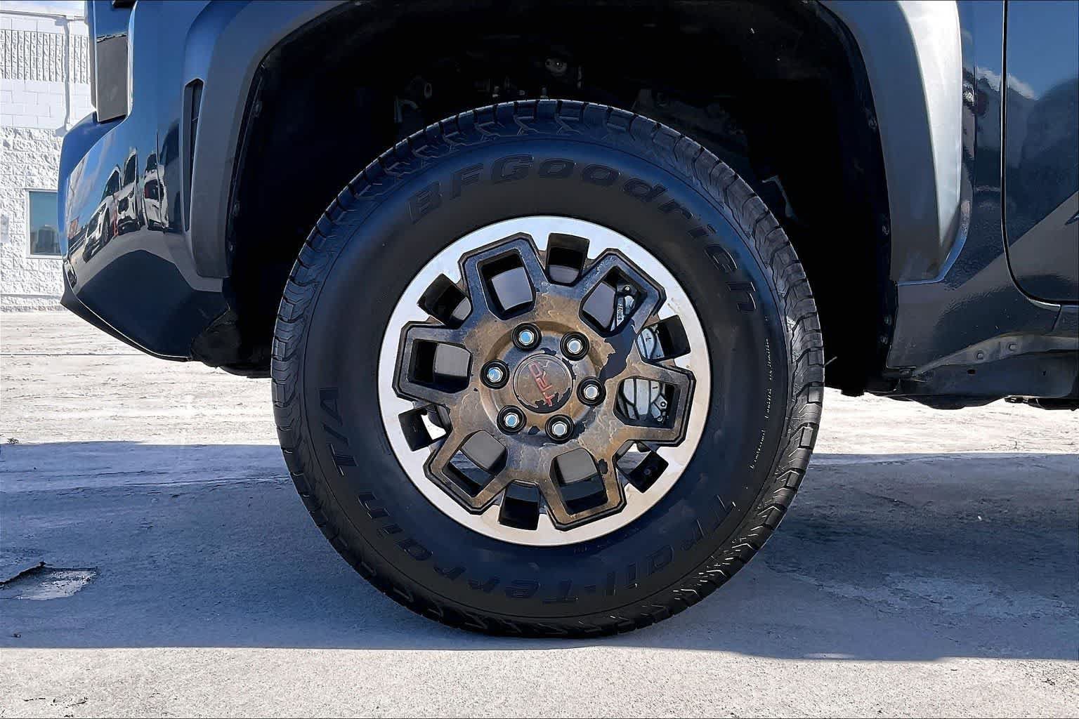 Used 2025 Toyota Tacoma TRD Off-Road AWD/4WD image 8