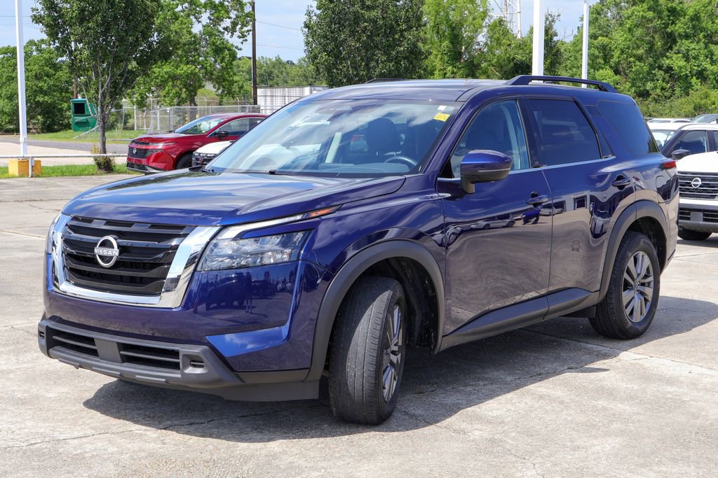 Used 2025 Nissan Pathfinder SV FWD image 25