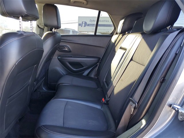 Used 2019 Chevrolet Trax LT w/ LT Convenience Package image 12