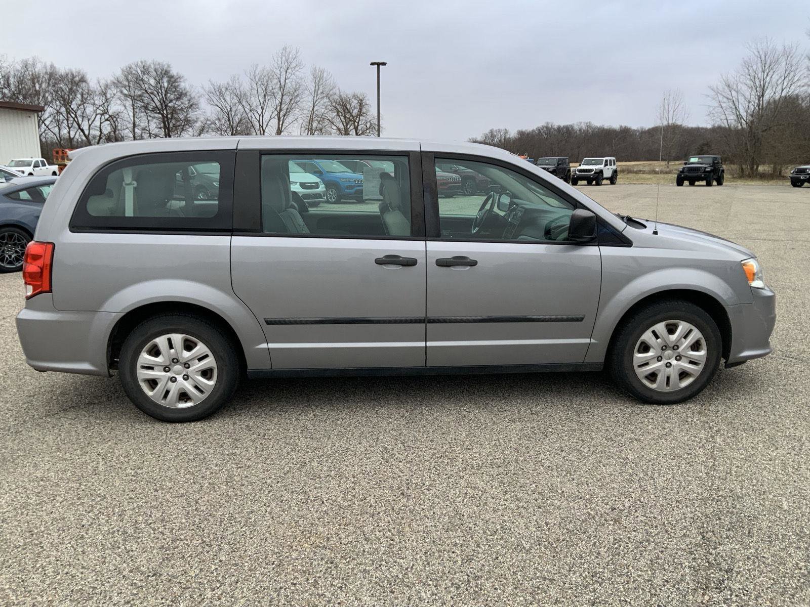Used 2015 Dodge Grand Caravan American Value Package w/ UConnect Hands-Free Group image 11