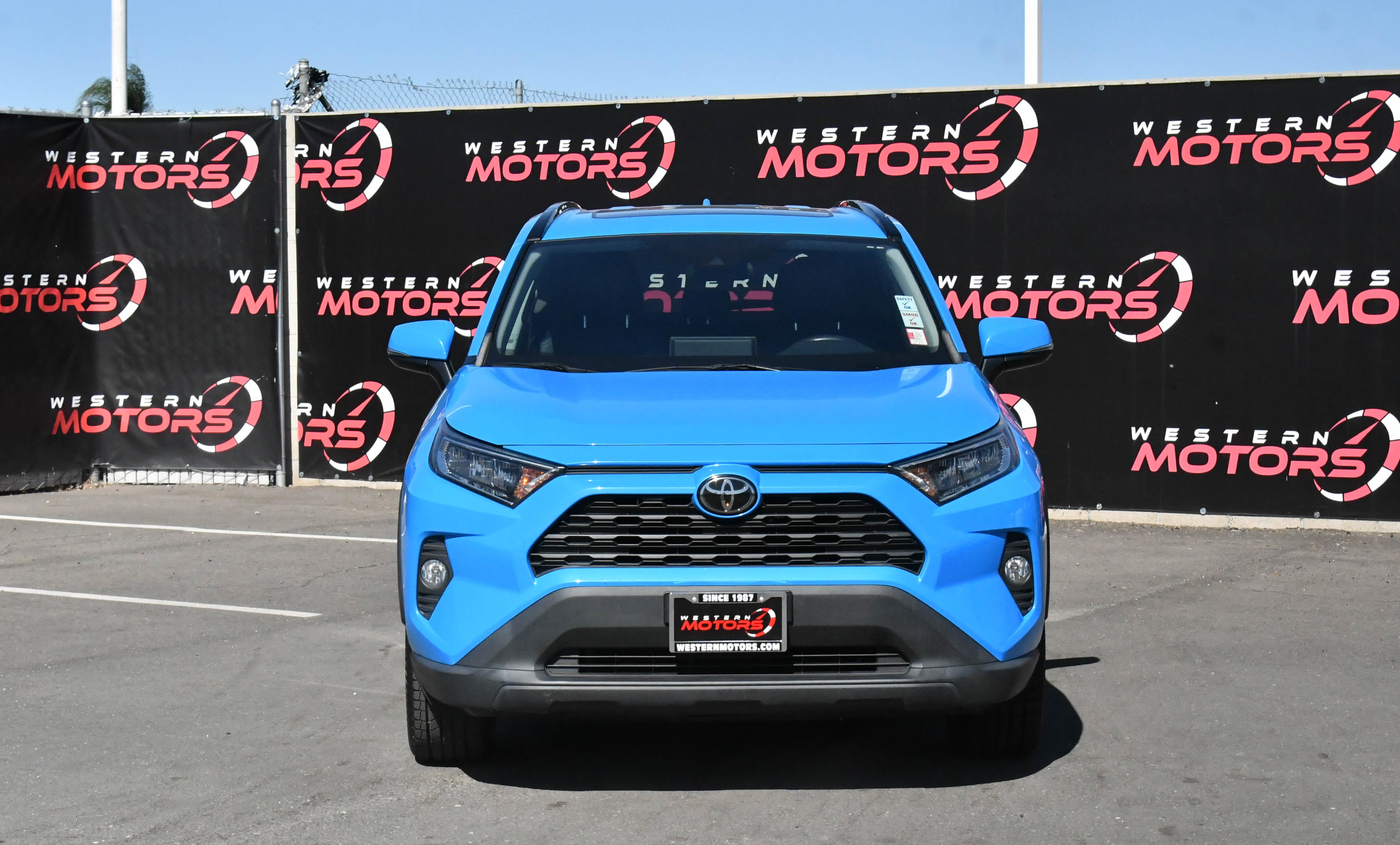 Used 2020 Toyota RAV4 XLE Premium FWD image 2