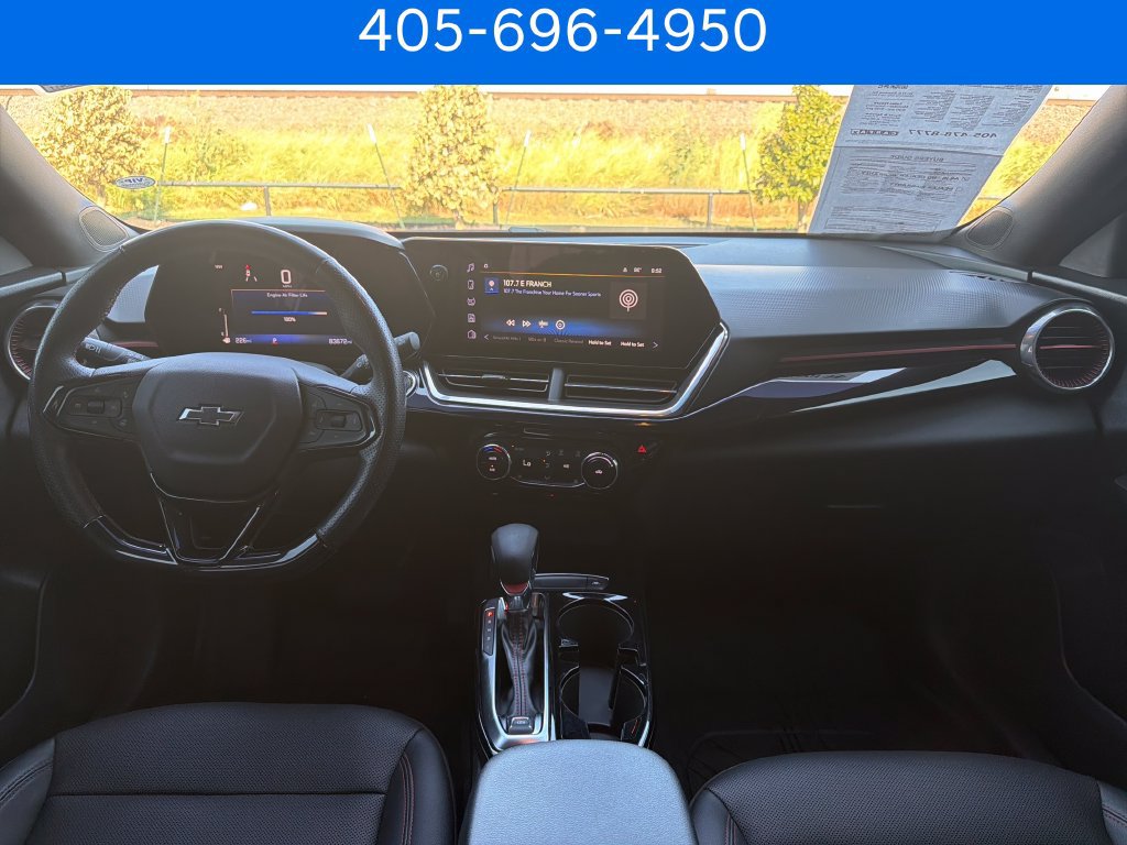 Used 2024 Chevrolet Trax RS w/ Sunroof Package FWD image 19