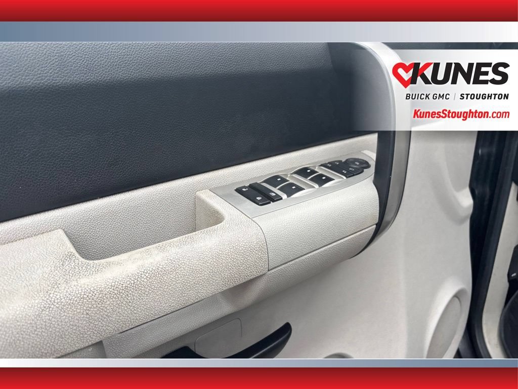 Used 2009 Chevrolet Silverado 1500 LT w/ Power Pack Plus AWD/4WD image 19