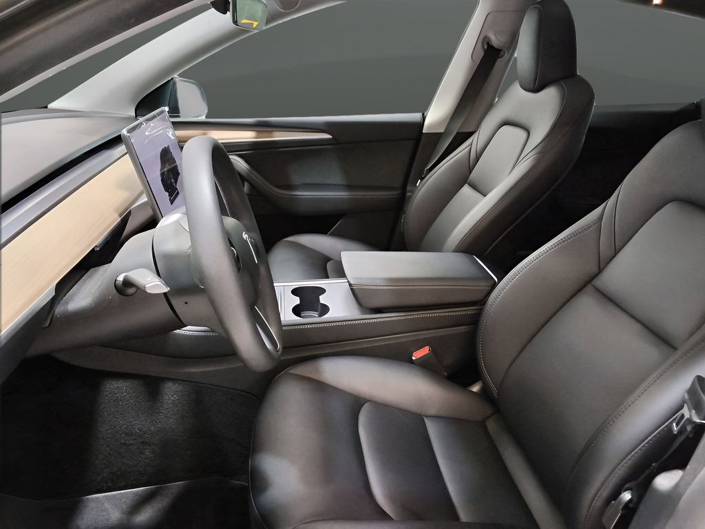 Used 2023 Tesla Model Y Long Range image 16