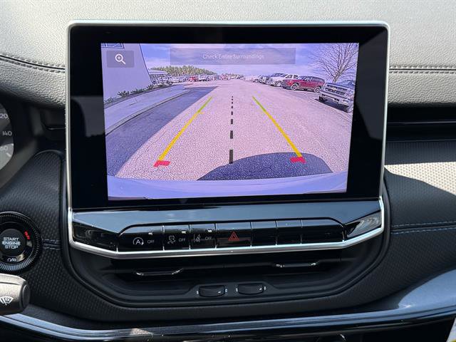 Certified 2026 Jeep Compass Latitude image 37