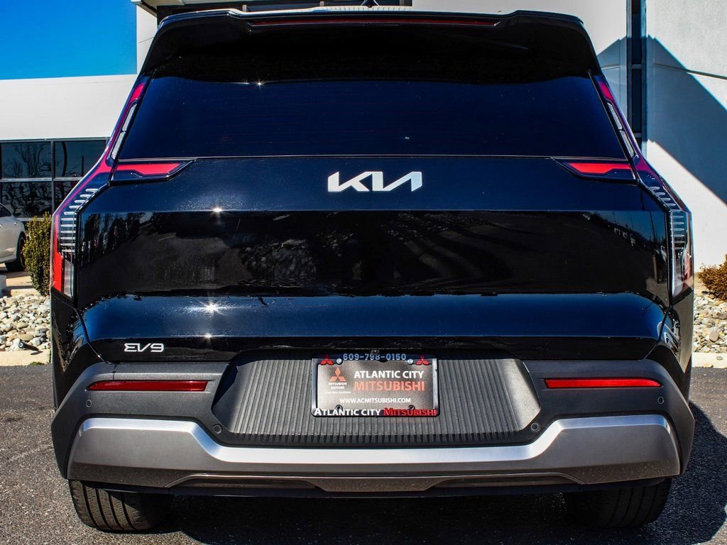Used 2025 Kia EV9 Wind image 5