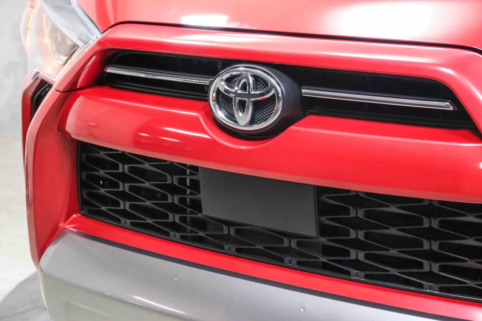 Used 2023 Toyota 4Runner TRD Off-Road Premium w/ Moonroof Package AWD/4WD image 14