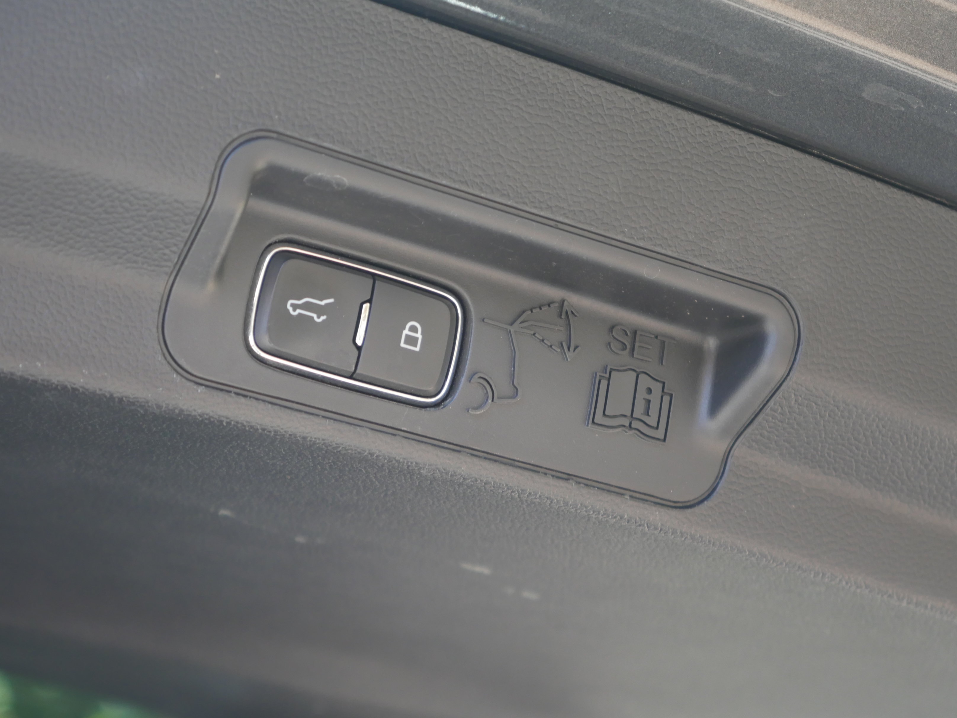 Certified 2020 Ford Explorer ST AWD/4WD image 27