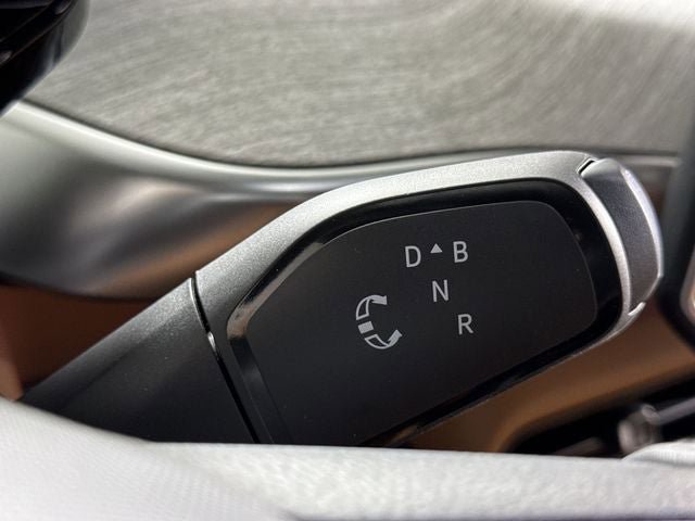 New 2025 Volkswagen ID. Buzz Pro S RWD image 21