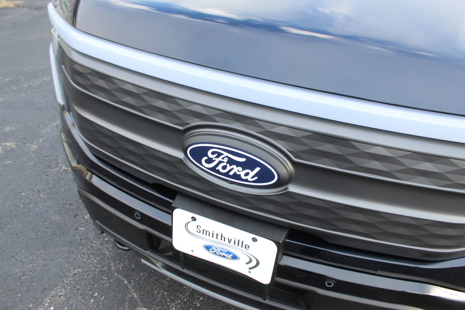 New 2025 Ford F150 Lightning Lariat image 9