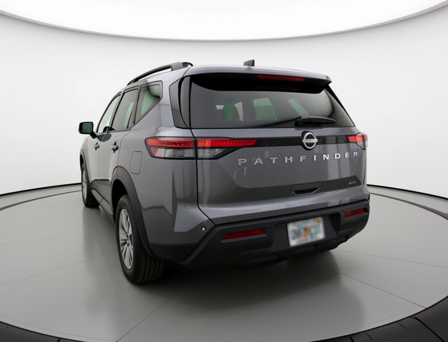 Used 2025 Nissan Pathfinder SV image 6