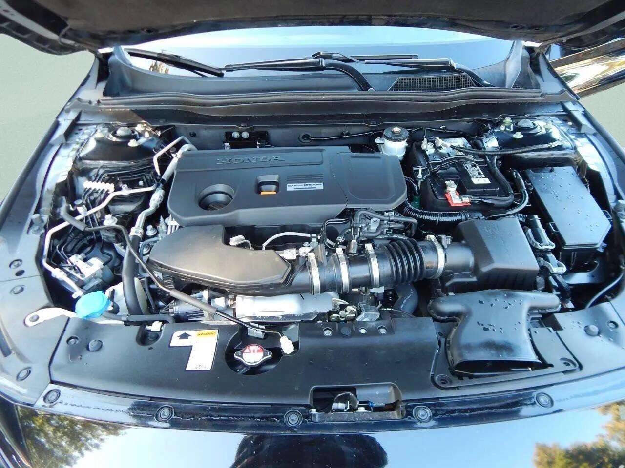 Used 2018 Honda Accord Sport image 44