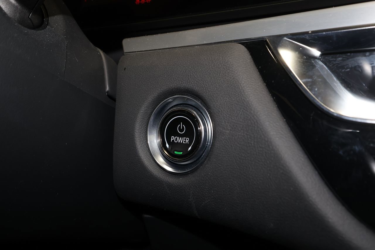 Certified 2024 Cadillac Lyriq Luxury w/ LPO, Floor Liner Package image 16