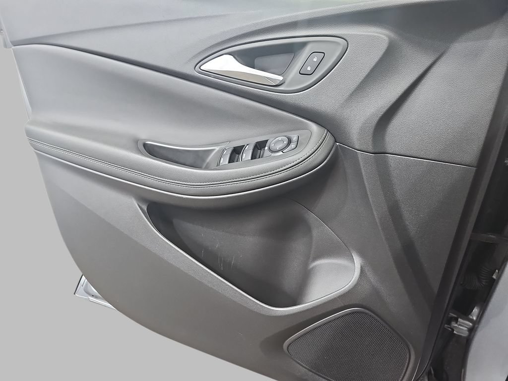 Certified 2025 Buick Encore GX Preferred w/ Comfort Package FWD image 31