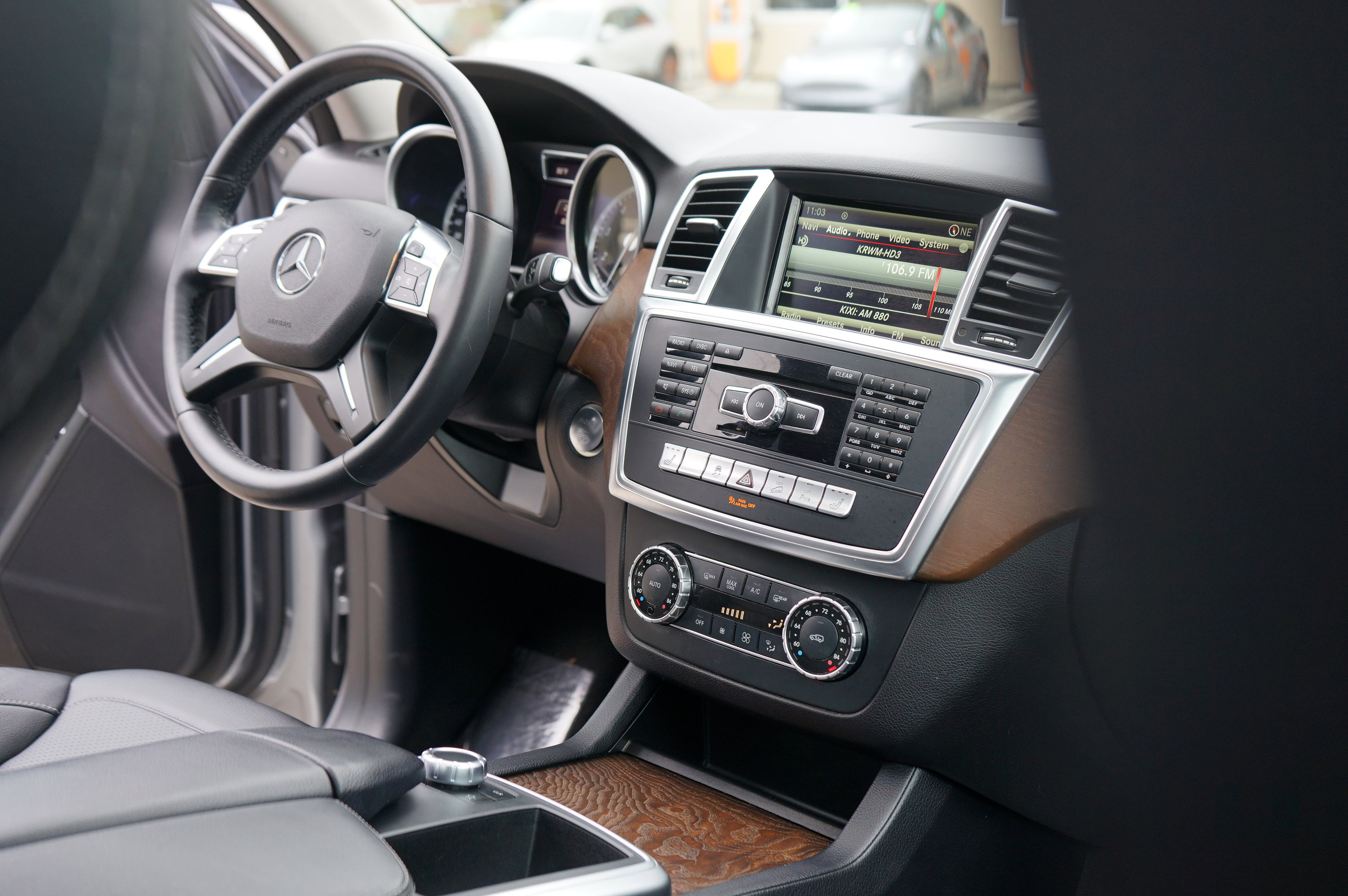 Used 2015 Mercedes-Benz ML 350 4MATIC image 24