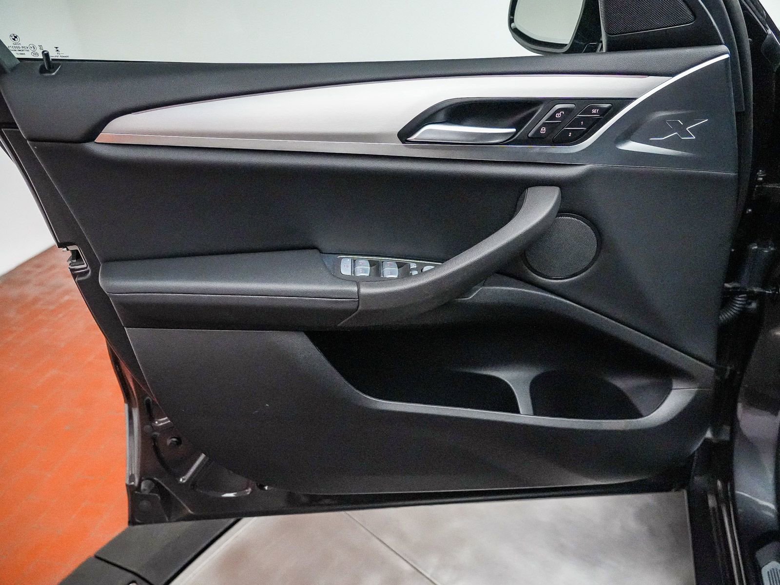 Used 2025 BMW X4 xDrive30i image 22