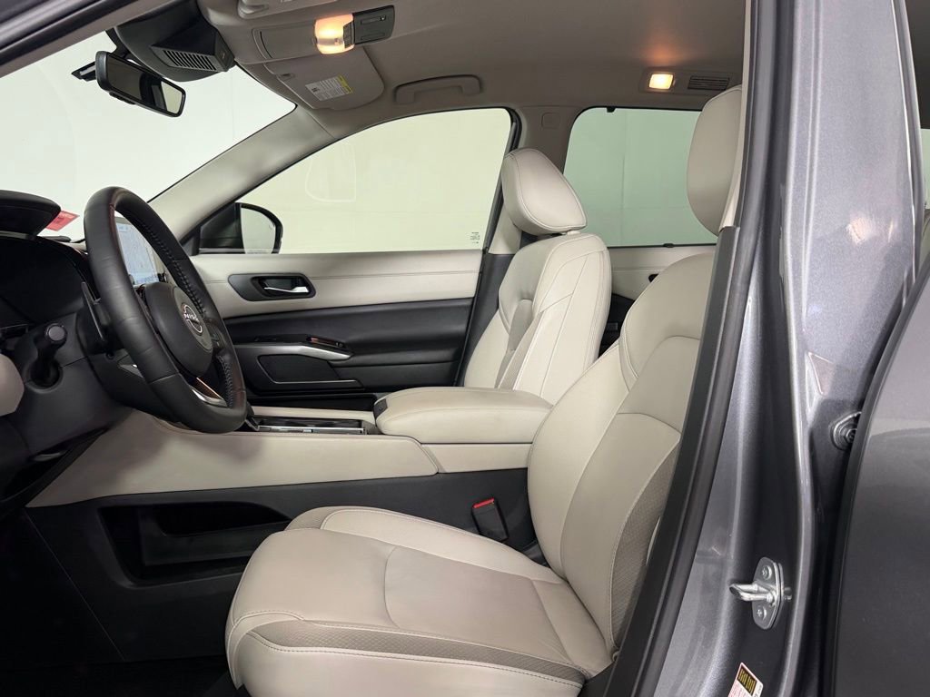 Used 2023 Nissan Pathfinder SL image 22