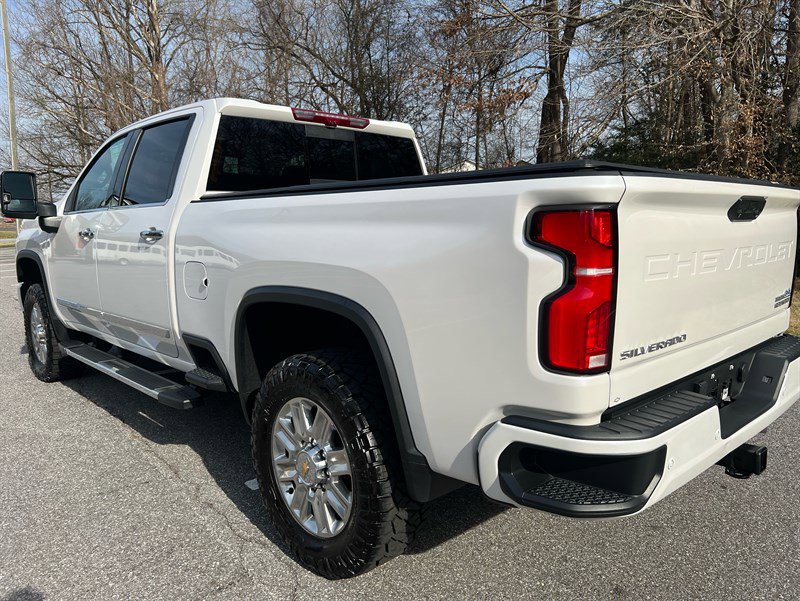 Used 2024 Chevrolet Silverado 2500 High Country w/ High Country Premium Package image 5