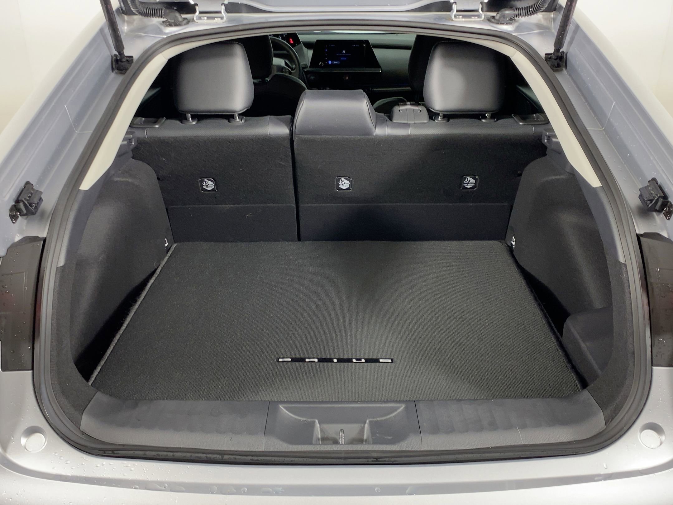 Used 2025 Toyota Prius XLE image 27