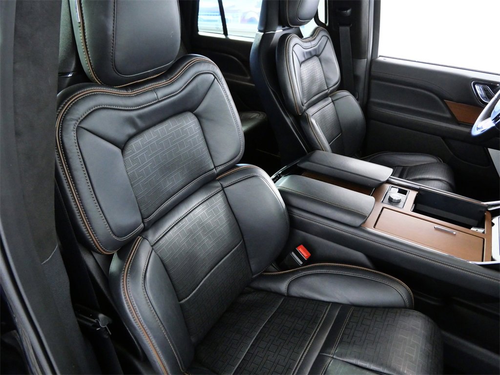 Certified 2024 Lincoln Navigator Black Label image 12