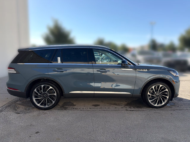 New 2026 Lincoln Aviator Reserve w/ Luxury Package AWD/4WD image 4