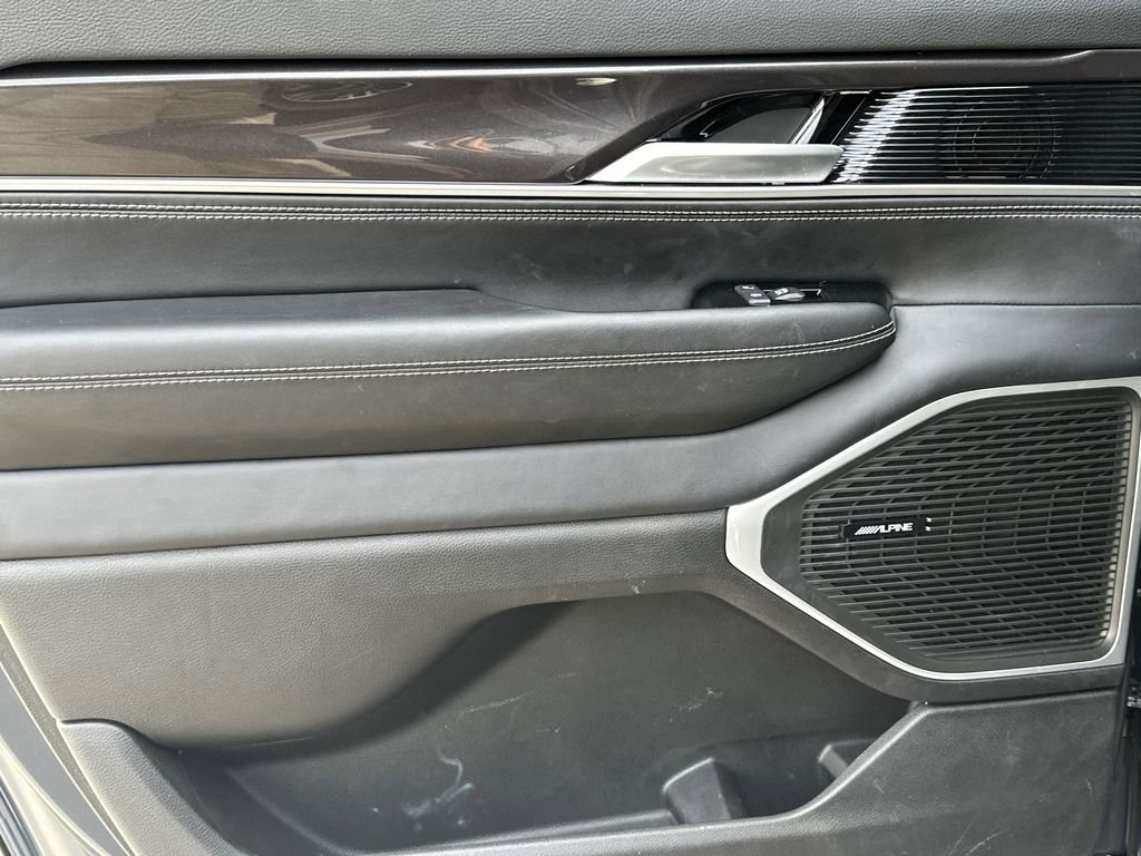 Used 2024 Jeep Wagoneer 2WD w/ Premium Group I image 23