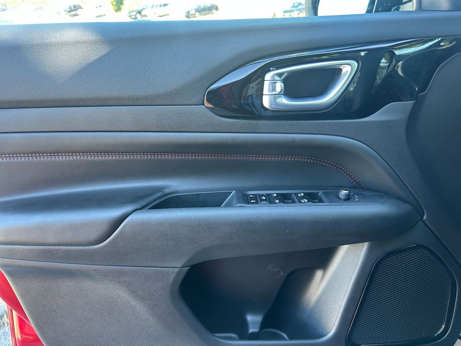 Used 2025 Jeep Compass Trailhawk image 20