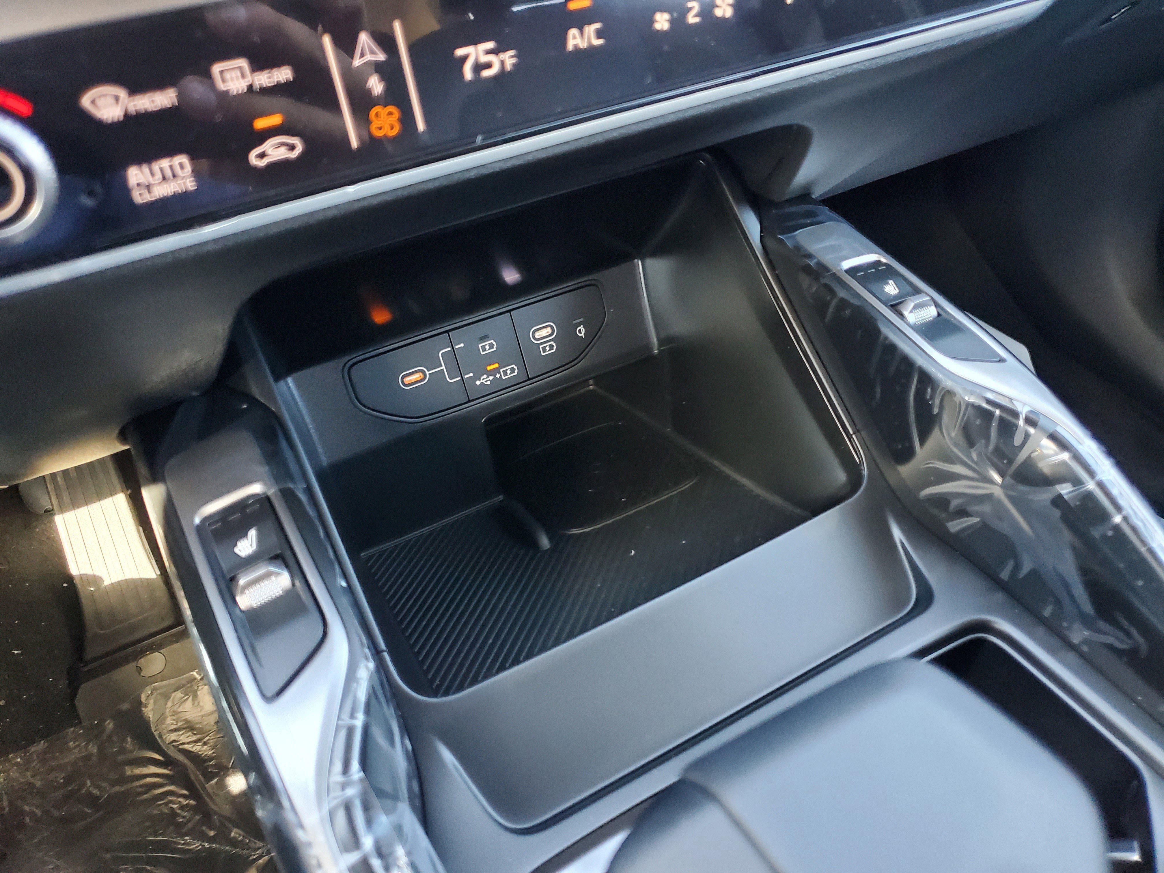 New 2025 Kia Sorento SX image 24