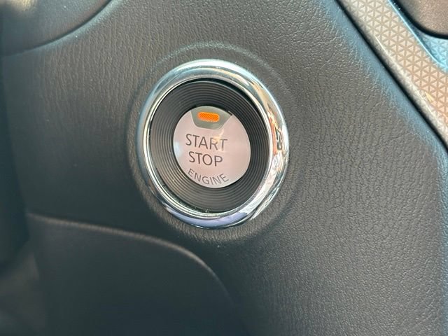 Used 2019 Nissan Pathfinder SL AWD/4WD image 37