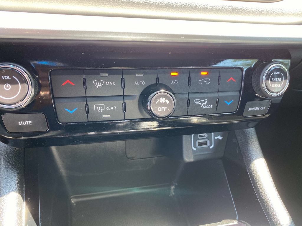 Certified 2024 Jeep Compass Limited AWD/4WD image 16