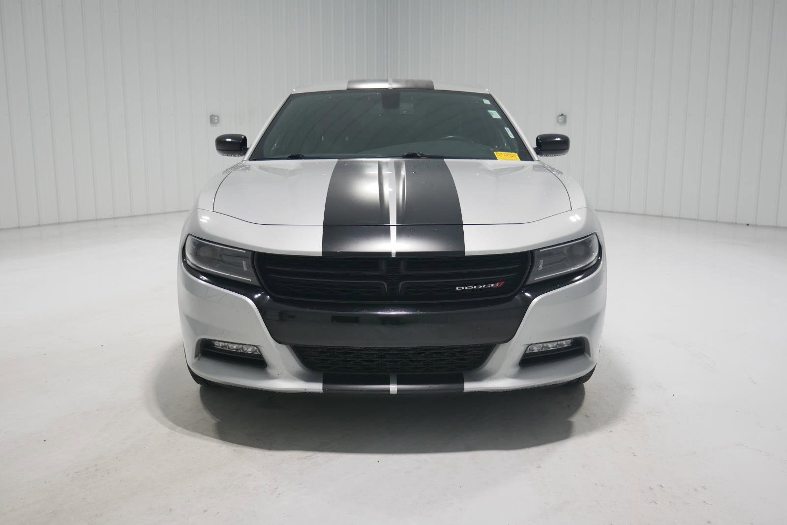 Used 2022 Dodge Charger SXT w/ Blacktop Package image 2