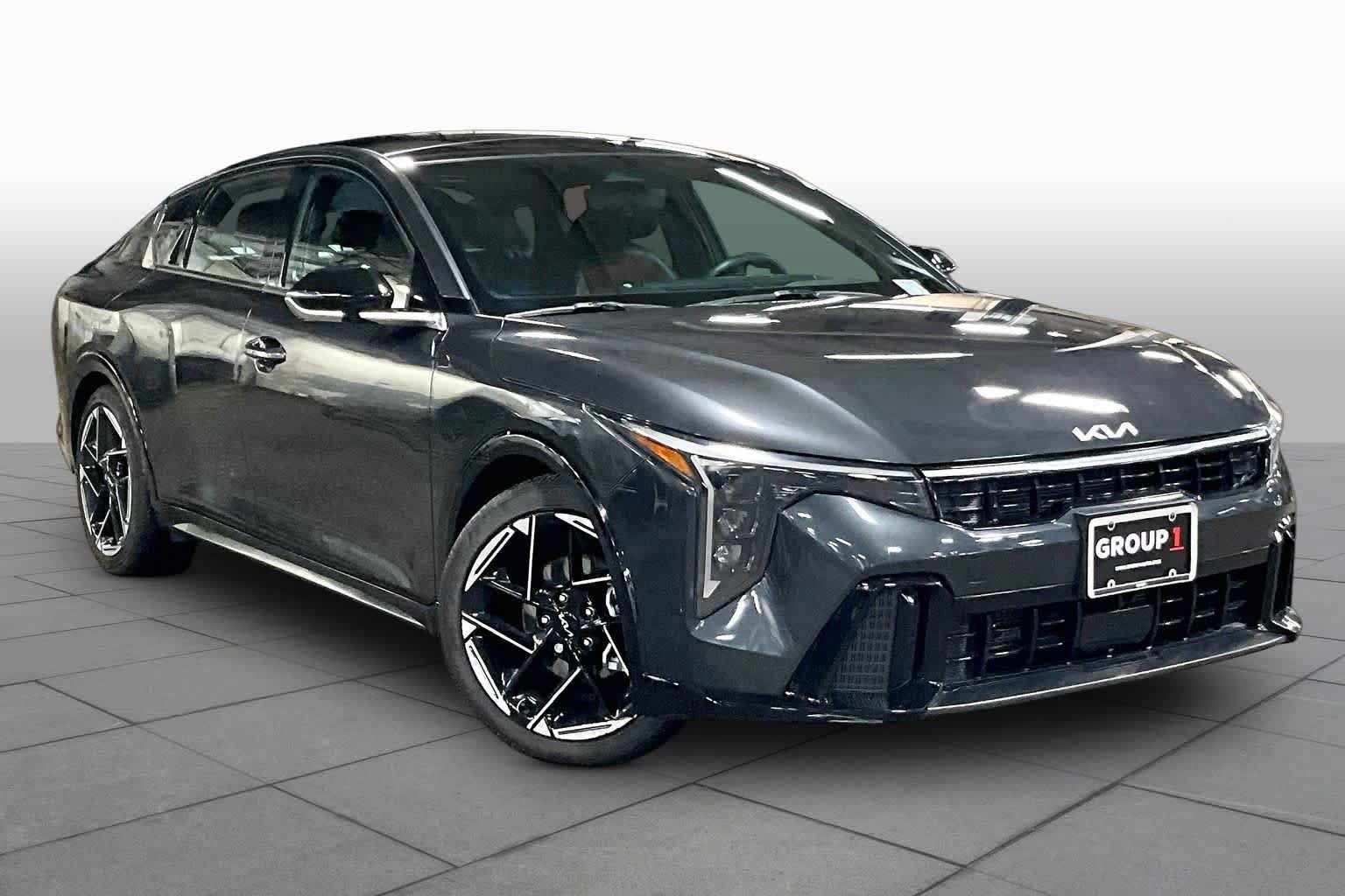 Used 2025 Kia K4 GT-Line w/ GT-Line Premium Package FWD image 3