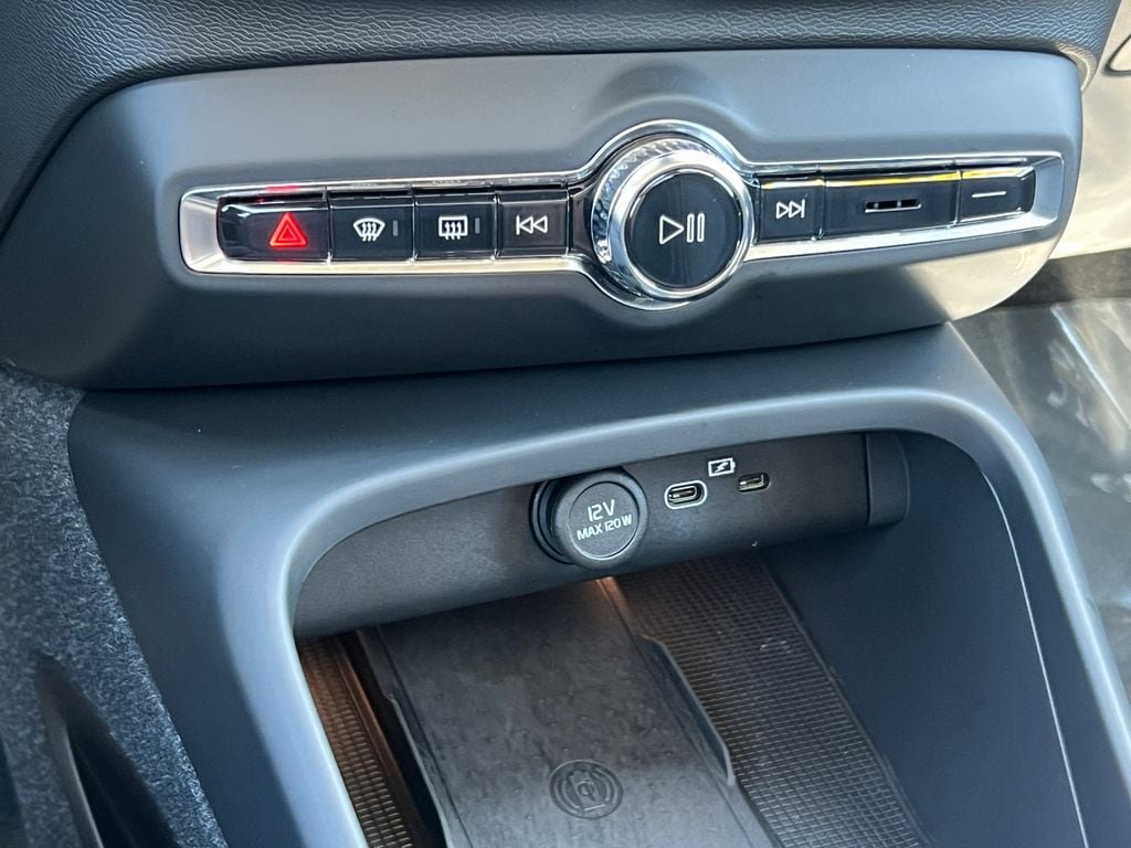 Used 2023 Volvo XC40 B5 Ultimate w/ Climate Package AWD/4WD image 31