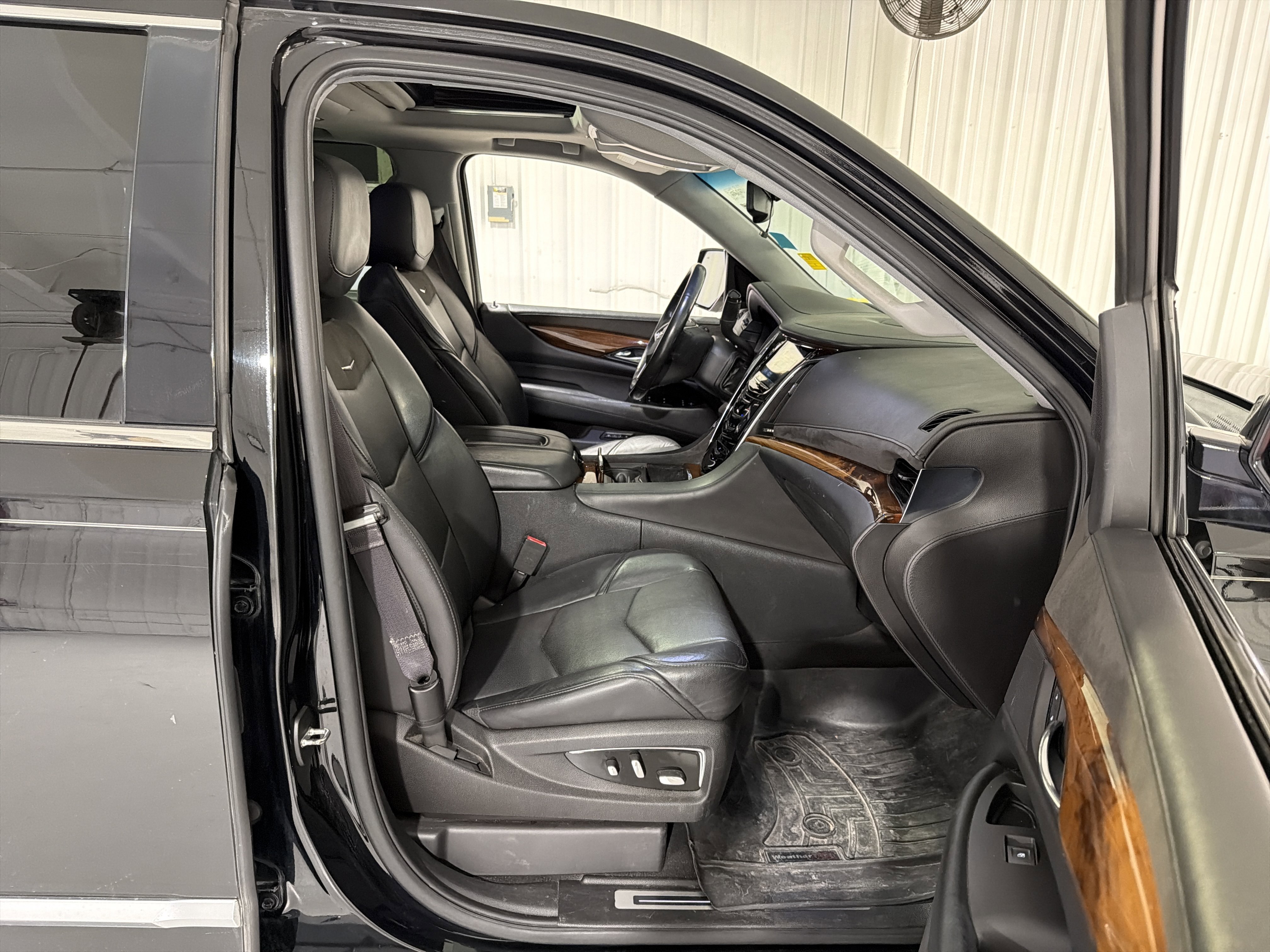 Used 2016 Cadillac Escalade ESV Premium AWD/4WD image 15