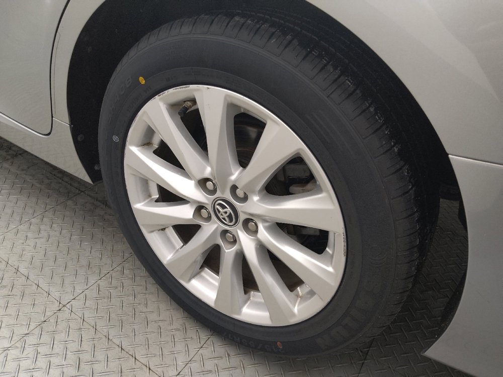 Used 2019 Toyota Camry LE image 31