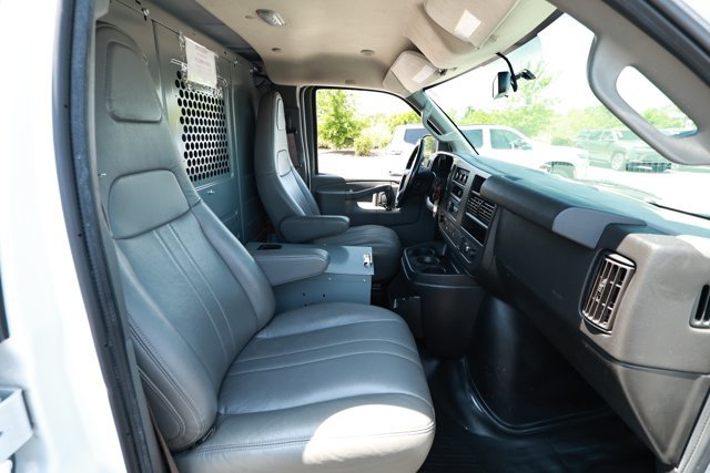 Used 2021 Chevrolet Express 2500 w/ Communications Package RWD image 26