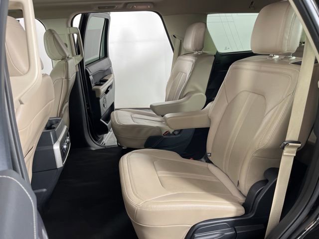 Used 2023 Ford Expedition Limited image 45