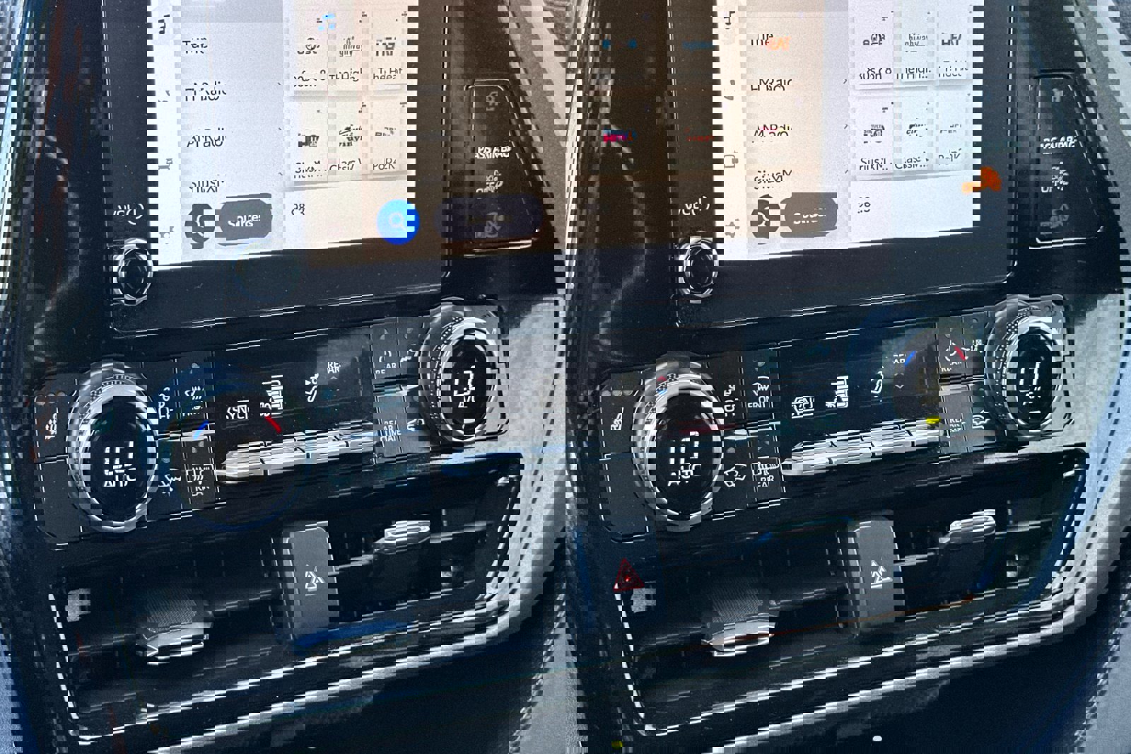 Used 2023 Toyota Highlander XLE image 26