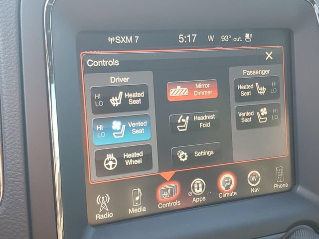 Used 2016 Dodge Durango R/T w/ Technology Group AWD/4WD image 25