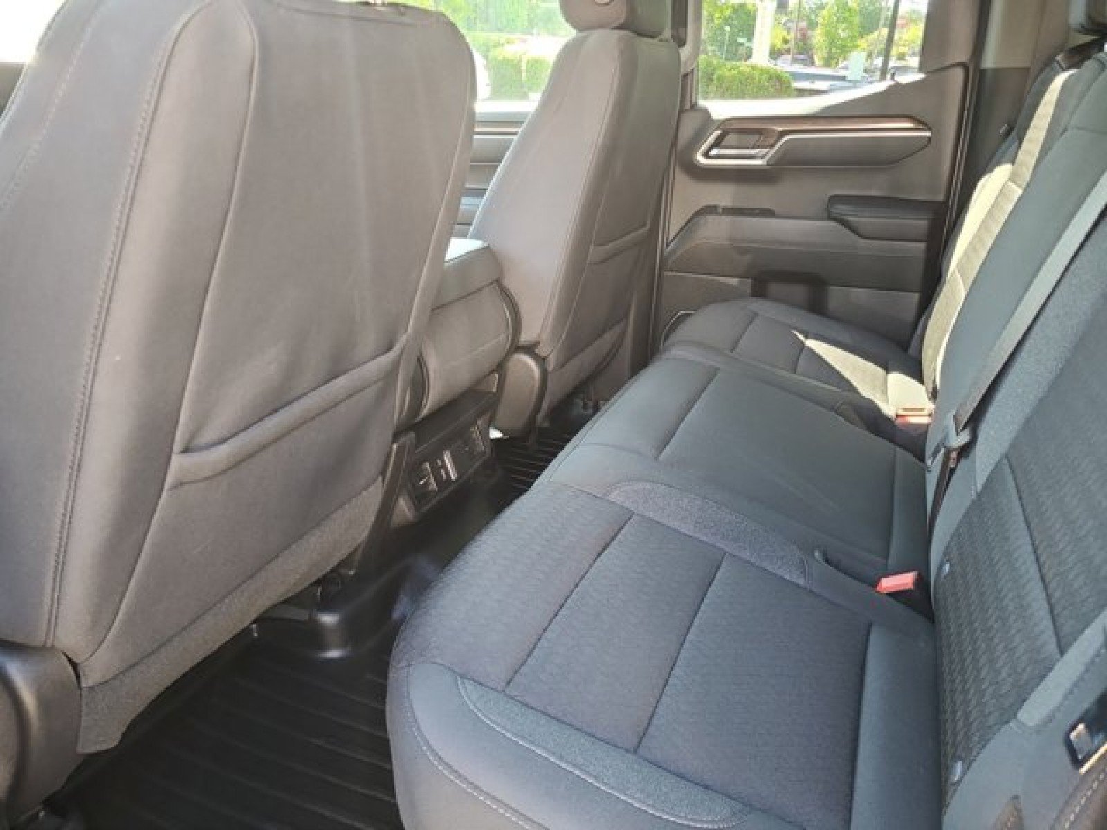 Used 2023 Chevrolet Silverado 1500 LT AWD/4WD image 37