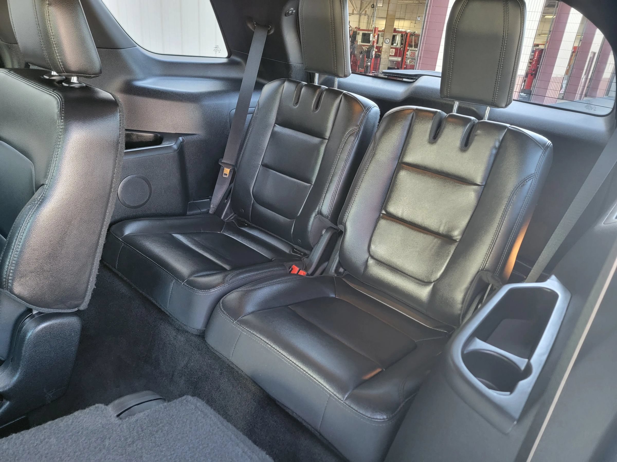 Used 2017 Ford Explorer XLT w/ Equipment Group 202A AWD/4WD image 15