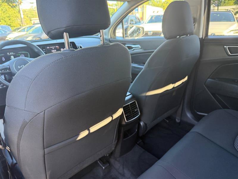 Used 2023 Kia Sportage LX AWD/4WD image 38